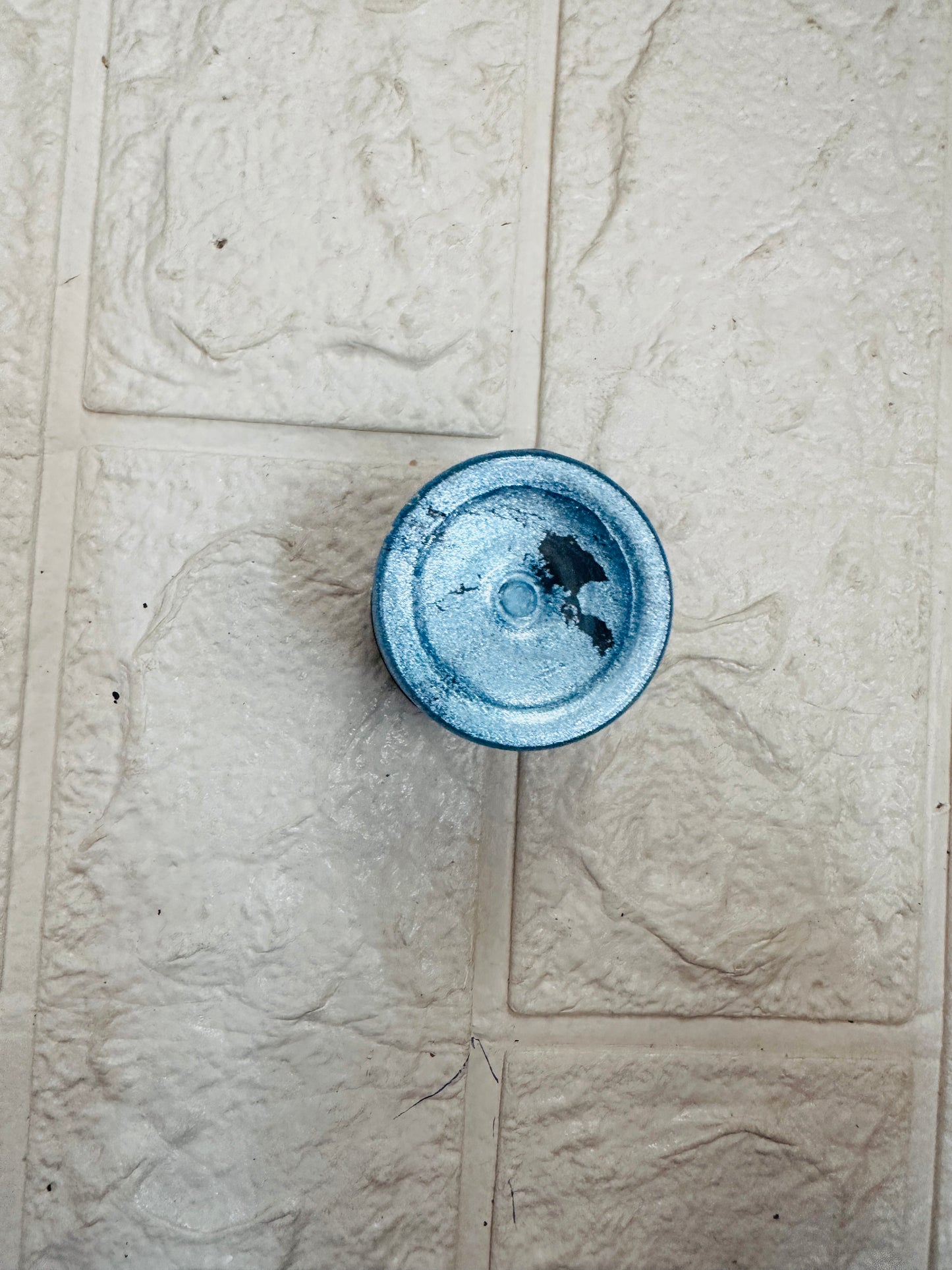 Metallic light blue pigment