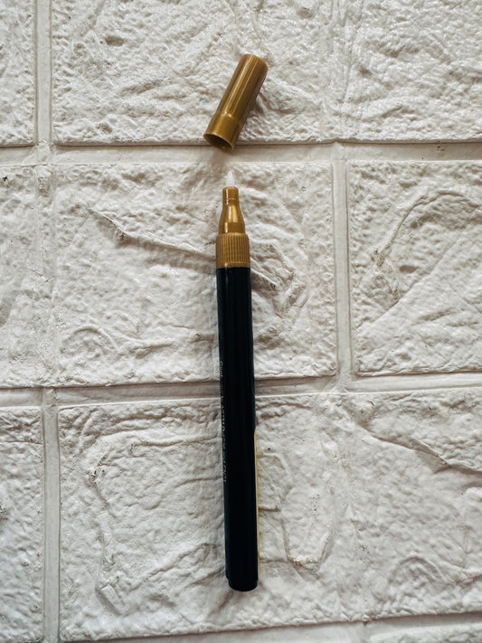 Golden Pointed Metallic Marker
