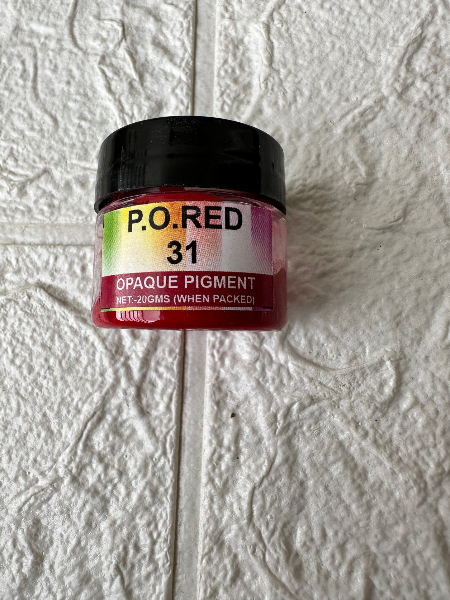 Red opaque pigment