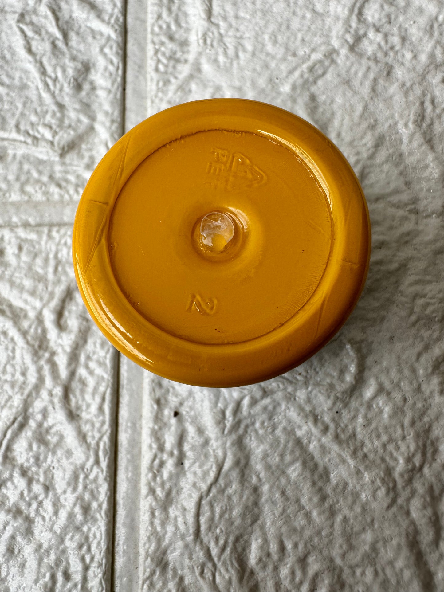 Golden yellow opaque pigment