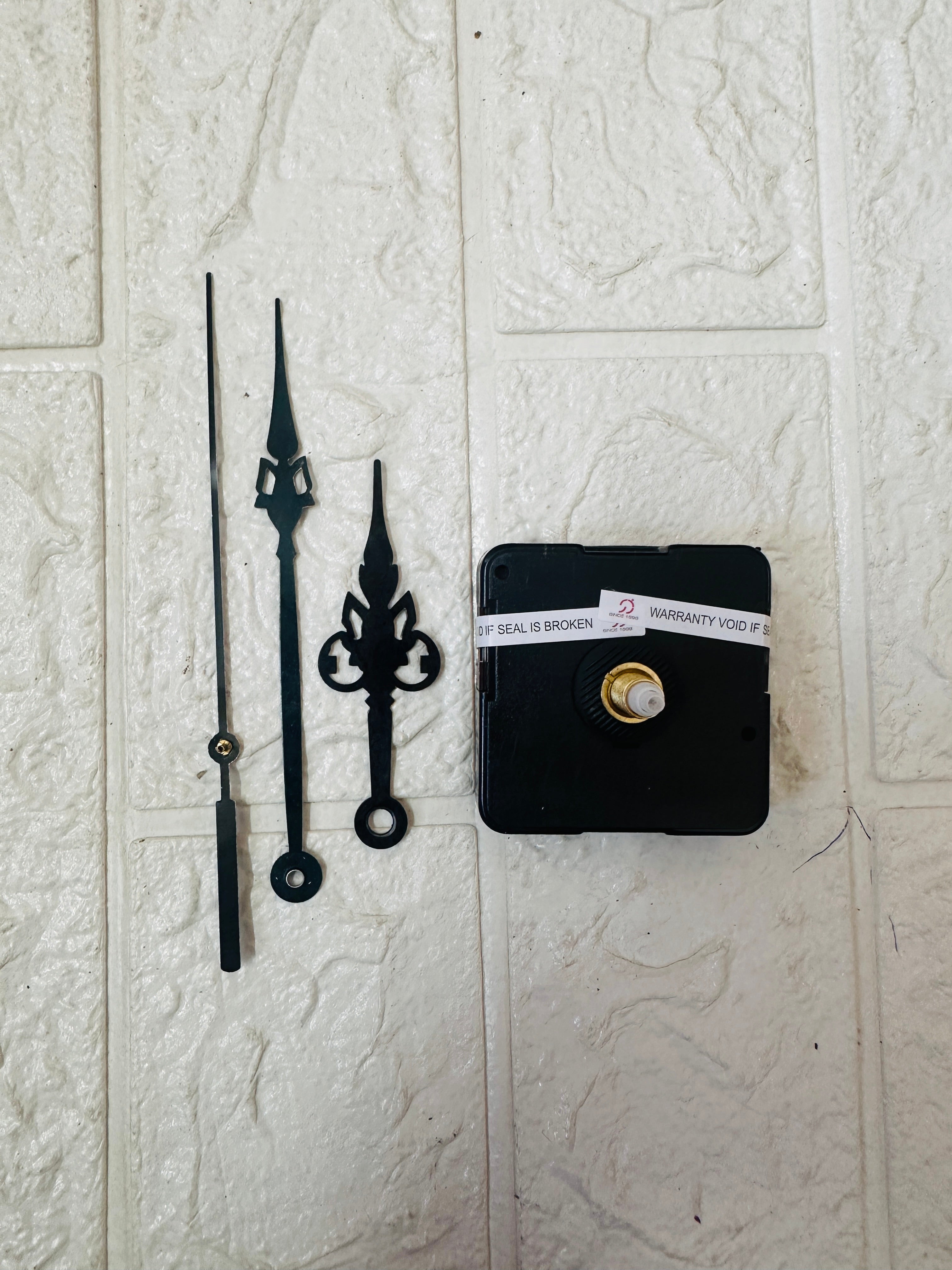 Clock hands + machine – Jinalresinstudio