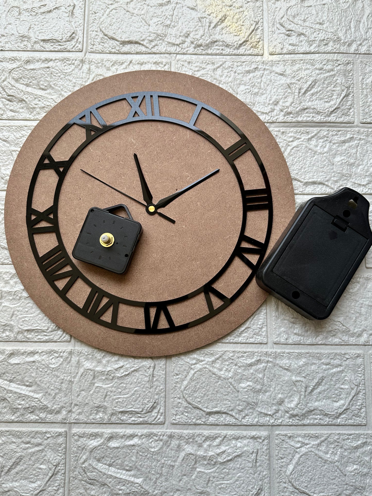 Clock set with Black Roman ring
